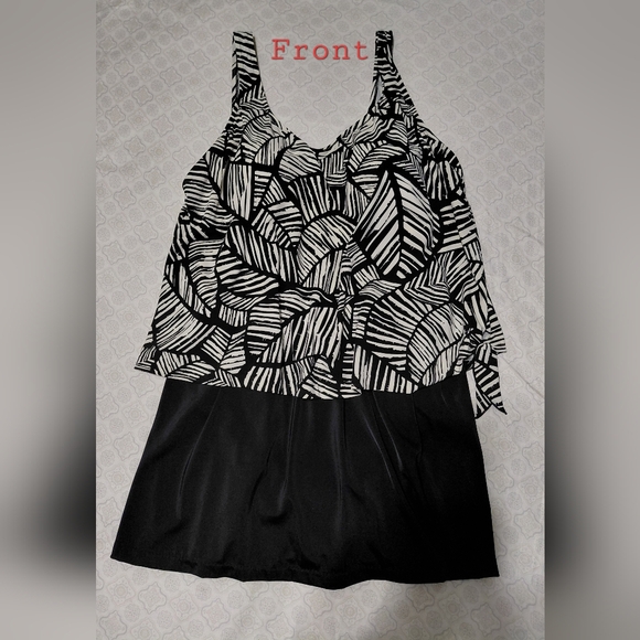 3X Black and White Leaf Print One Piece Swimsuit - Picture 1 of 4